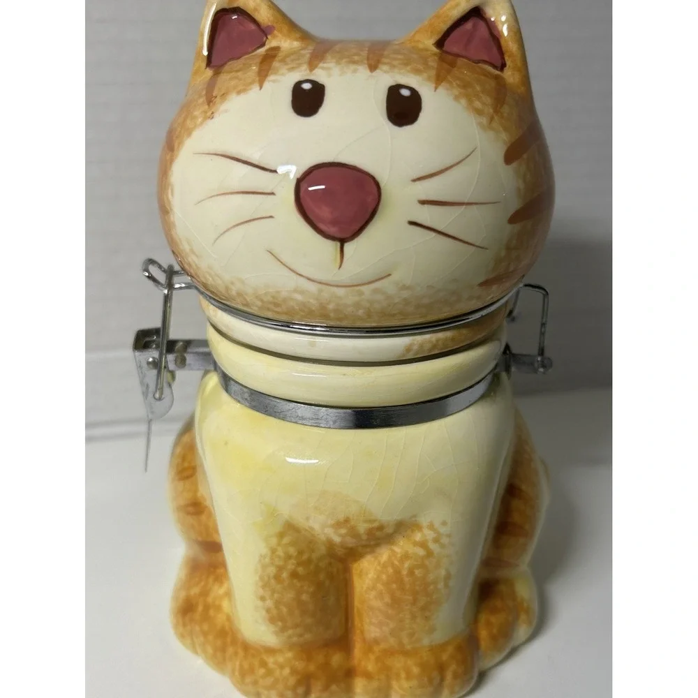 Boston Warehouse Hand Painted HIndged Jar, Storage Container, Sitting Pretty Cat
